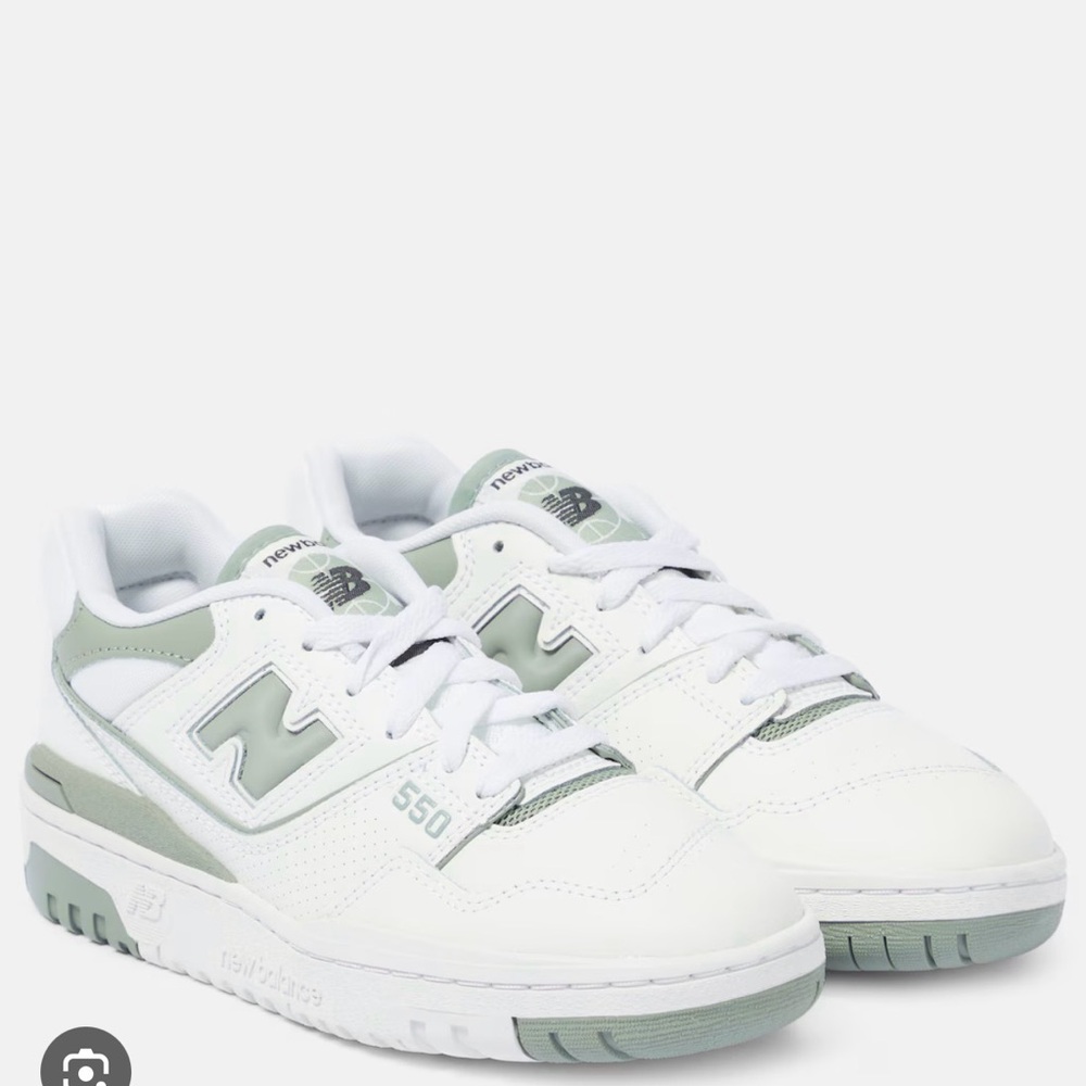 New balance 550 sneakers in sage green